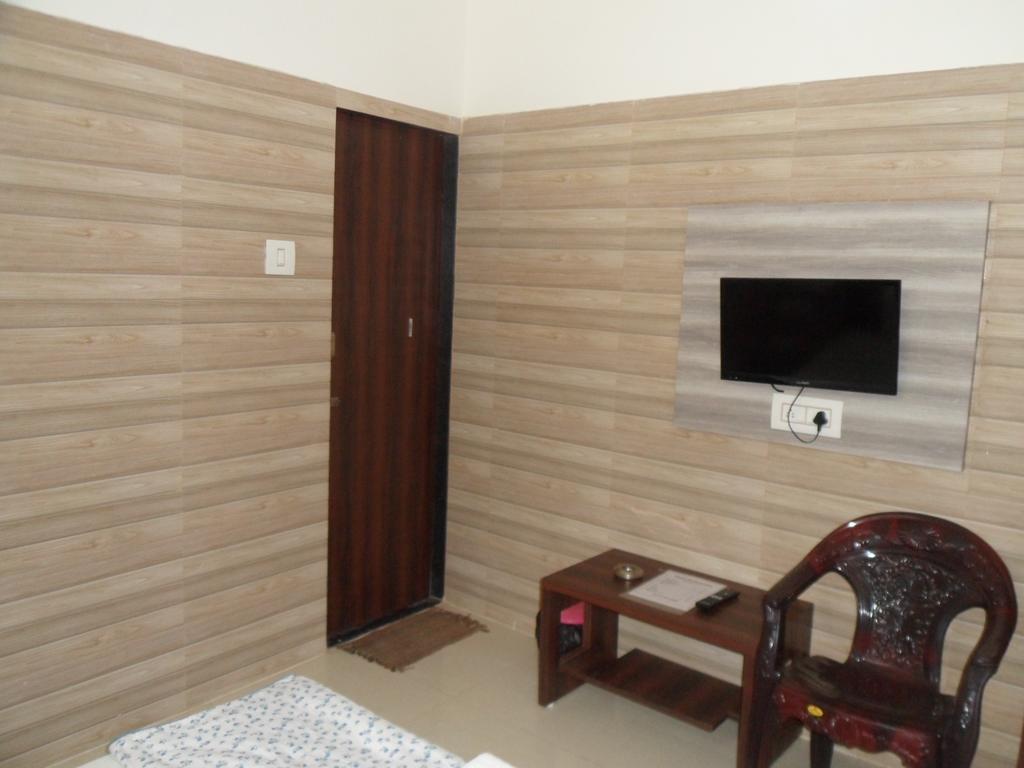 Hotel Madhusudan Dwārka Δωμάτιο φωτογραφία