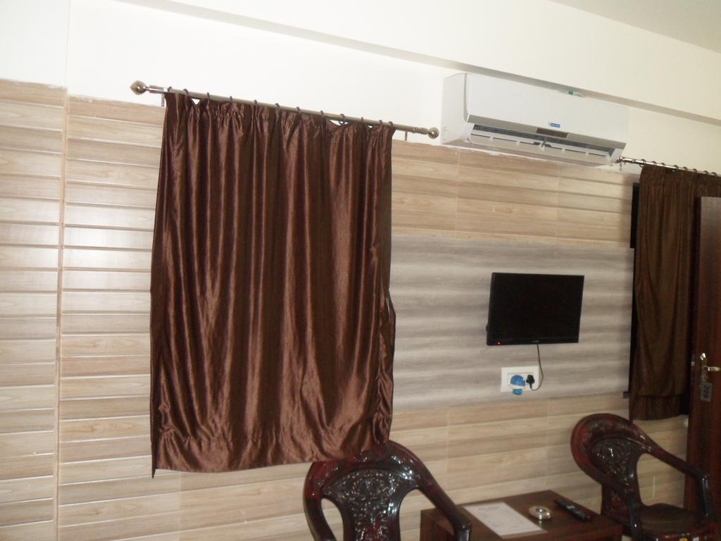 Hotel Madhusudan Dwārka Δωμάτιο φωτογραφία