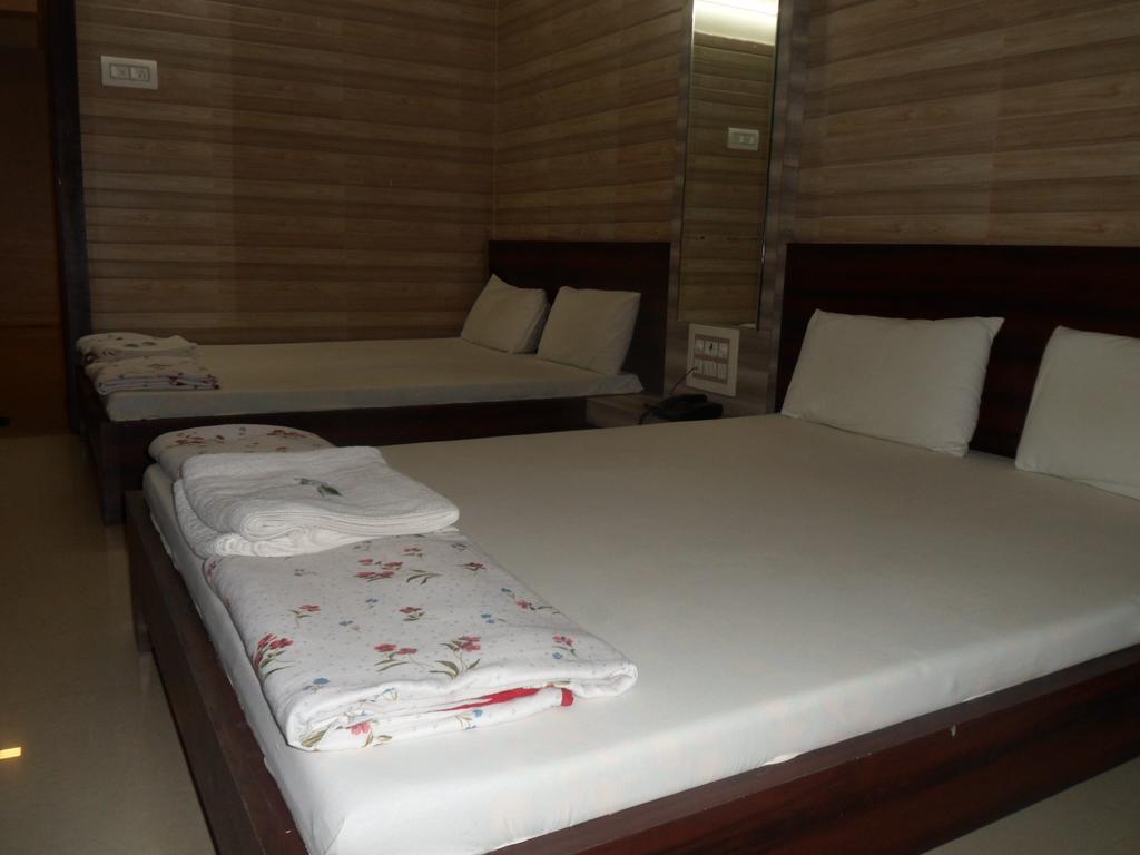 Hotel Madhusudan Dwārka Εξωτερικό φωτογραφία